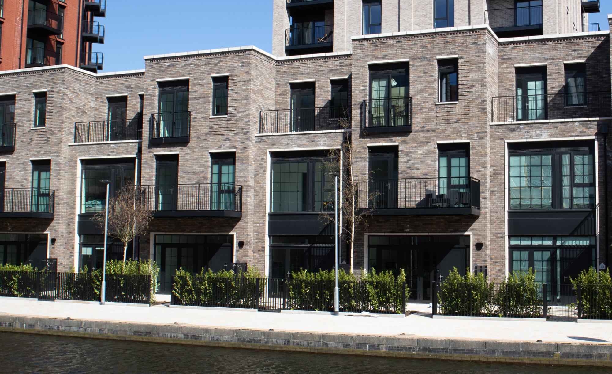 Manhattan Grey and Horta Middlewood Locks
